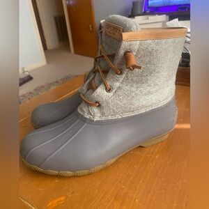 Women’s sperry duck boots